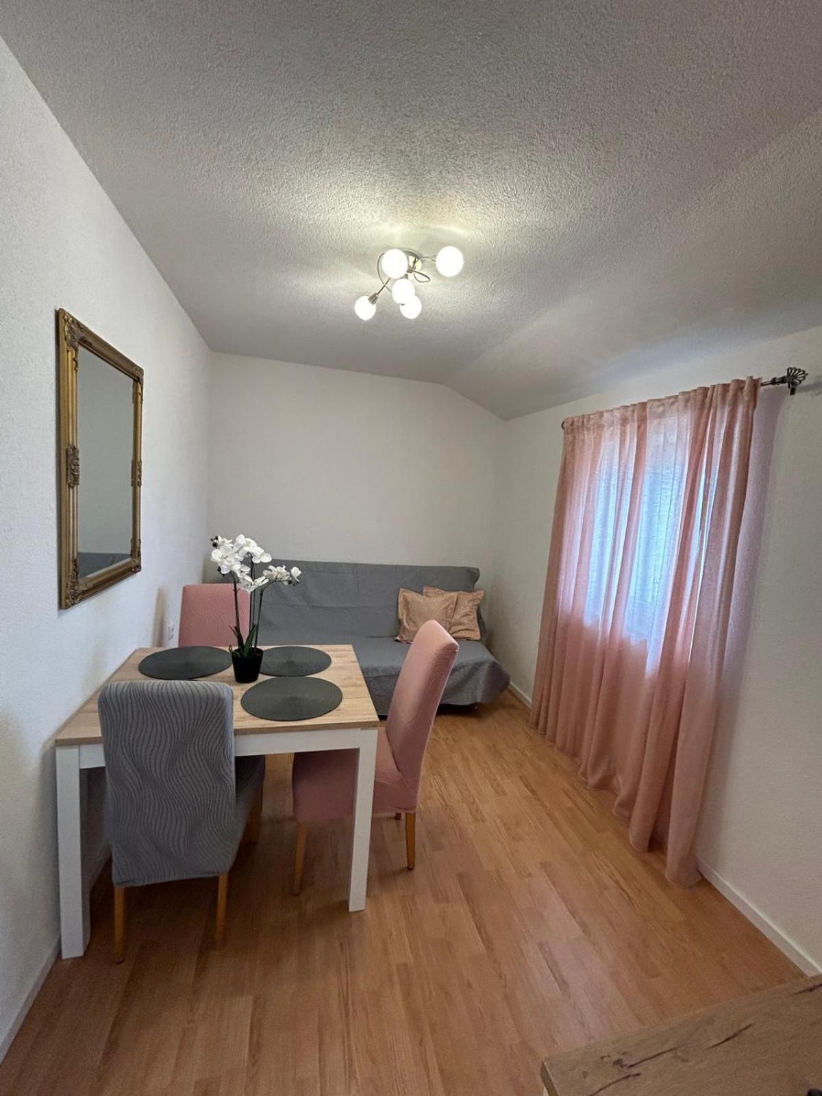 Apartment Lovre Topic Baška Voda Exterior foto