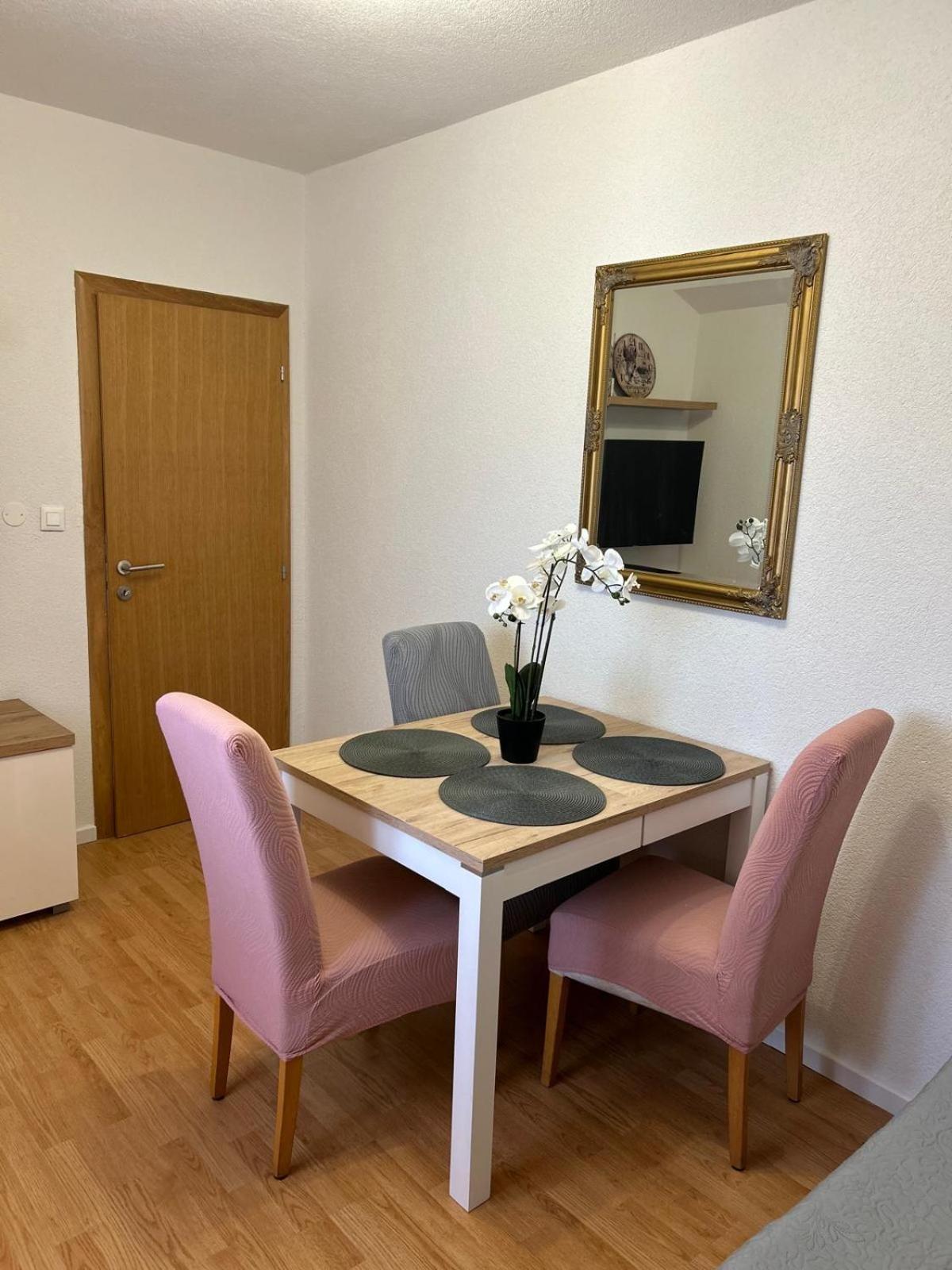 Apartment Lovre Topic Baška Voda Exterior foto