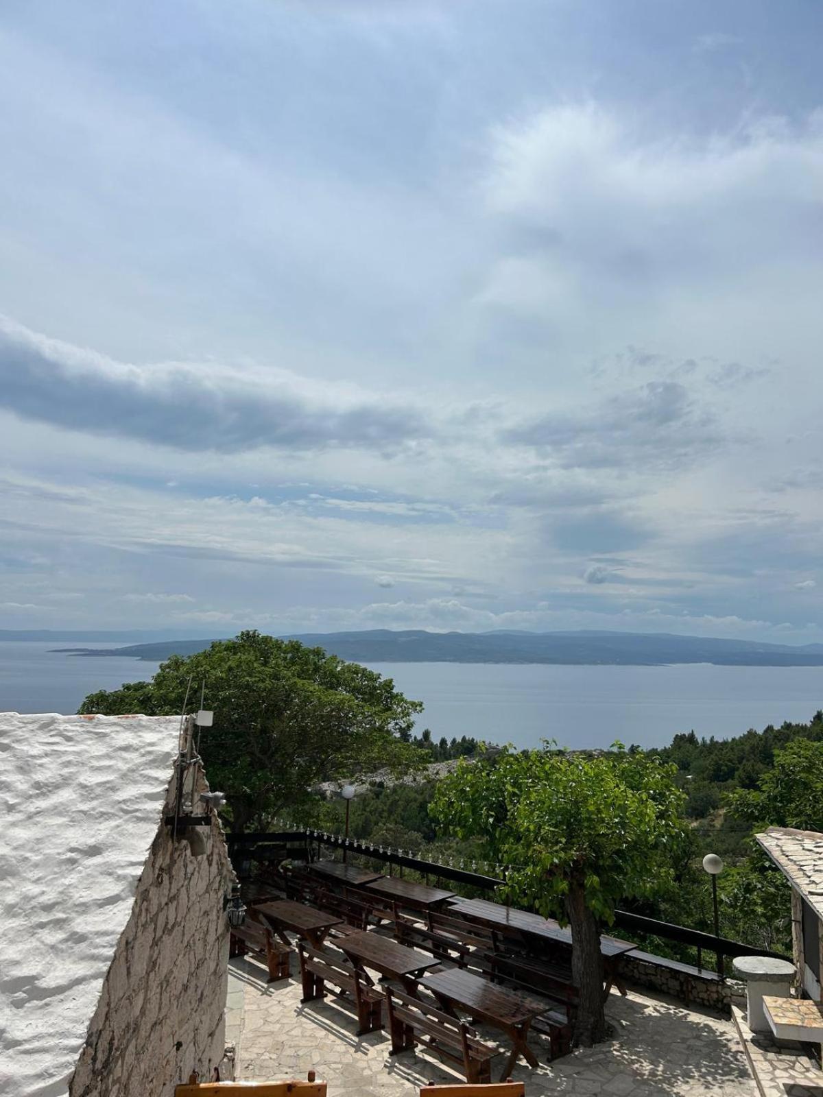 Apartment Lovre Topic Baška Voda Exterior foto