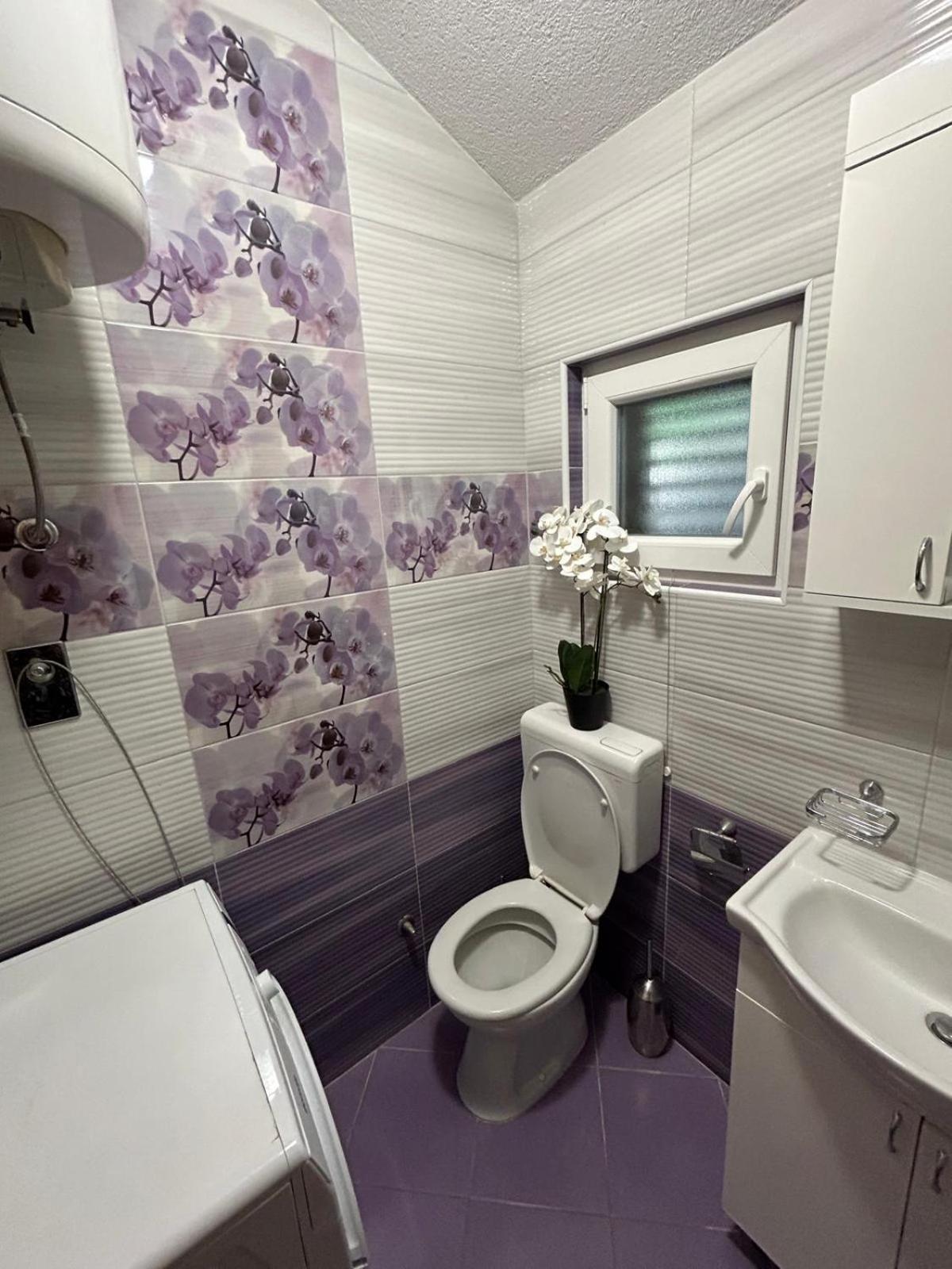 Apartment Lovre Topic Baška Voda Exterior foto